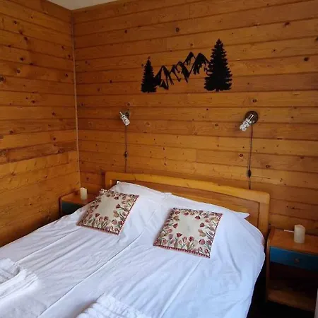 Alpine Escape Lodge *